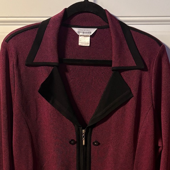 53) Exclusively Misook Jacket, Size Large Burgundy Wine with Black Accents - Picture 3 of 5